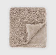 Load image into Gallery viewer, Teddy Faux Fur Throw
